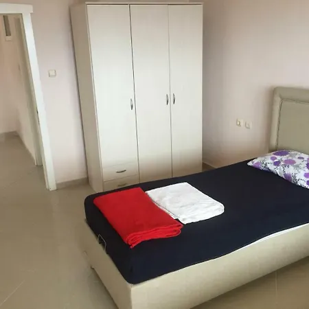 Lux Bektas 4 *